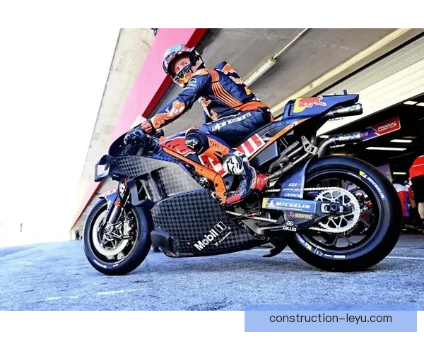 MotoGP赛场风云再起顶级车手激战引爆新赛季焦点话题持续升温 MotoGP赛场风云再起顶级车手激战引爆新赛季焦点话题持续升温