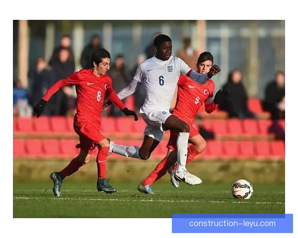 以斯温登俱乐部为核心探讨英格兰足球历史与未来发展趋势 以斯温登俱乐部为核心探讨英格兰足球历史与未来发展趋势