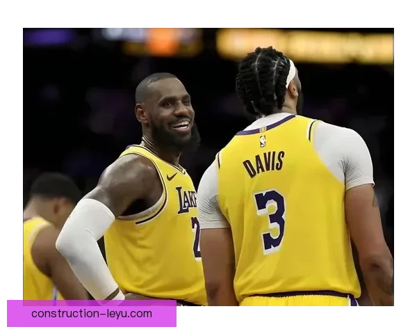 浓眉哥复出带领湖人强势反弹 詹姆斯缺席依然全力争胜