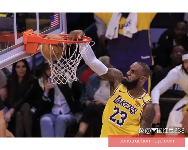 詹姆斯携手浓眉双星助力湖人逆袭勇士 新赛季前瞻引关注