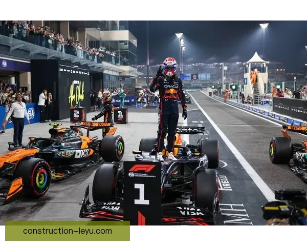 F1赛季最新动态：维斯塔潘连胜纪录再刷新，奔驰车队迎来重大战术调整