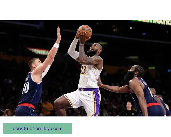 湖人逆转奇迹震撼全场 詹姆斯关键三分锁定胜局 湖人逆转奇迹震撼全场 詹姆斯关键三分锁定胜局