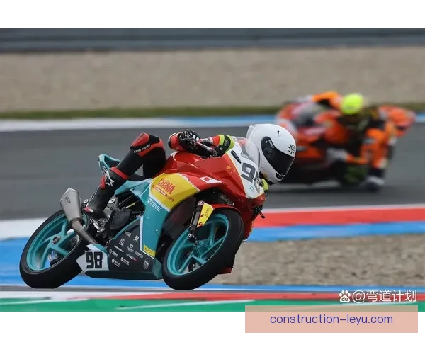 摩托车大奖赛最新赛季回顾，顶级车手争夺战激烈上演