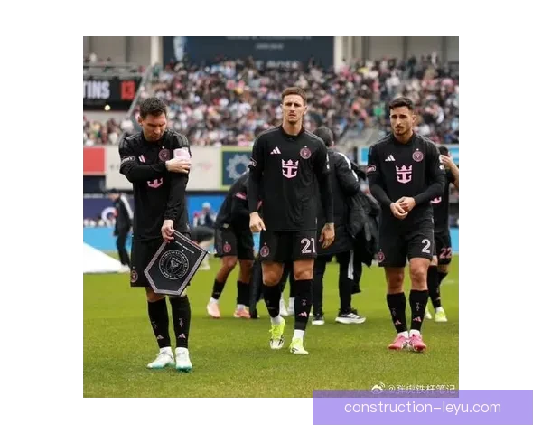 梅西首度亮相美国职业足球联赛 打破多项记录引发热议